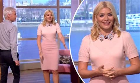 holly willoughby nip slip|Holly Willoughby flashes boobs as she goes braless in plunging ...